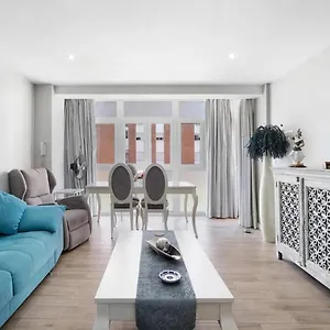 Cozy In Stylish Flat Just Steps From The , Cádiz España